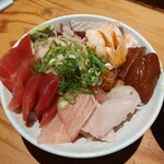 304842459 - セルフ海鮮丼(2杯目)