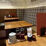 とんかつとカフェあら珠 - 店内