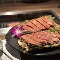 焼肉ダイニング MEGUMI 本店 - 