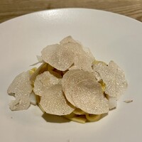 Itsuki - サマートリュフ、ヤングコーン、墨イカ、アンチョビのオイルパスタ