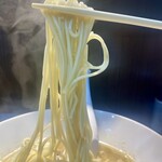 ヌードル＆スパイスカレー 今日の1番 - 特にお気に入りの麺リフト♪