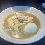 ヌードル＆スパイスカレー 今日の1番 - 朝限定セット ¥1,000-(税込) ※味玉は店主からのサービス