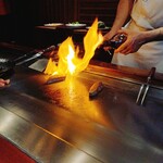 てっぱん料理味味亭 - ブランデーでフランベ