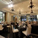 マンジャーレ ウォーターエッジ - 横浜夜景を楽しみながらお食事をご堪能ください。