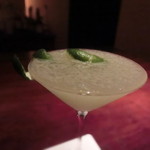 バー ル・サロン - あしらいに、皮を使用。見た目でも楽しめるよね。