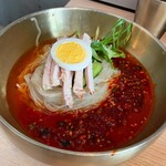 アジョシ - ビビン冷麺¥1430