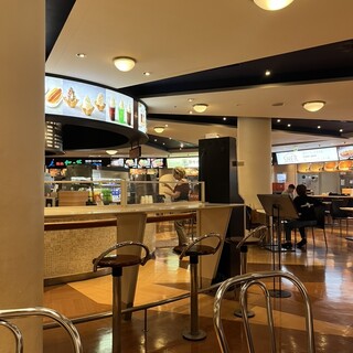 カフェアンドバー_2