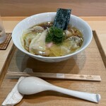 飯田商店 - ラーメンが到着