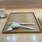 飯田商店 - カウンターのセッティング