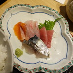 炉端焼き 鷹島本まぐろ 魚然 - 4点盛り刺身