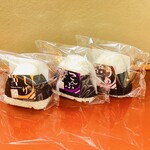 魚伊三 - 【おにぎり】鮭・昆布・梅の３種類をなんとお値段８４円で提供。地域最安値の超お買い得品です。