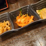 とんかつ小金庵 - 漬物3種