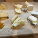 HANAMITSU - 和チーズ盛り合わせ　青かびは山羊と牛両方で豪華！