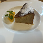 HANAMITSU - ヘーゼルナッツとリコッタのケーキ