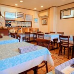 シャンティ - 余裕ある客席。