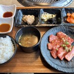 肉の青木商店 - 中落ちカルビランチ