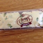 Torrons Vicens - Yogurt and Pistactio Nougar (80g)