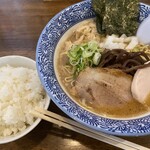 鶏白湯らーめん 鶏吉 - 