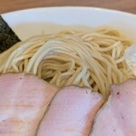煮干拉麺 小烏丸 - ハムのようなチャーシュー♪