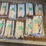 ＰＡＮ　ＦＡＲＭ - どれにしようかなぁ　※玉子だけサンドにしました