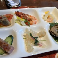過門香 KITTE丸の内店 - 前菜……前菜……うーんと…以上。