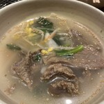焼肉 鶯谷園 - 牛スジスープ