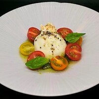 ブッラータのカプレーゼ