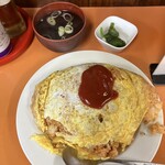 光栄軒 - オムライス950円