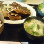 一休 - イナダと鯛の煮付け定食