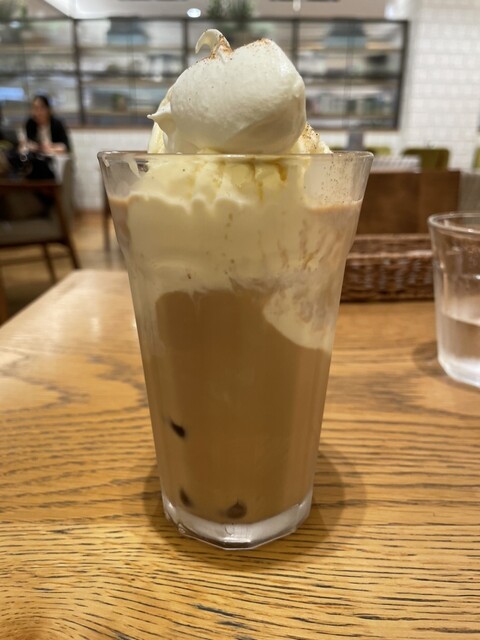 AfternoonTea TEAROOM Umeda Howaiti Ten