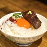 ホルモン人生タロちゃん - 羽釜で炊いたごはん、日本一こだわり卵、和牛サガリと特製スパイスを、オンザライス！