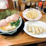 横浜家系ラーメン 剛麺家 - MAXラーメン、半チャーハン、肉汁餃子