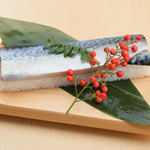 Sushi daruma - 鯖棒寿司