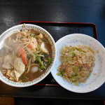 Suiren - 五目ラーメンとメニューには無い半炒飯