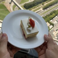 スカイクルーズマクハリ アパホテル＆リゾート東京ベイ幕張 - ランチブッフェ　タイムサービスショートケーキ
