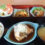 Fuitsushiyu Miyake - ランチ 煮魚