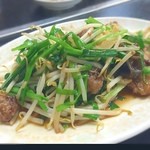 中華料理 哲ちゃん - 料理写真:ニラレバー炒め。やっぱり美味しい。ニラもやしシャキシャキ。レバーもカリシトで美味い¥750。満足*\(^o^)/*