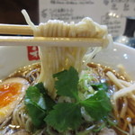 自家製の中細ストレート麺