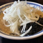 ラーメン南の - 背脂醤油ラーメン玉ねぎトッピング