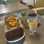 精進薬膳IPPUKU - ヤーコン茶と梅ジュースから、START屋根(^^)/