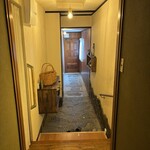 精進薬膳IPPUKU - 小上がりKARA入口を望む( ・∇・)