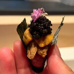 照寿司 - 赤雲丹 鮪 キャビア 海苔巻き