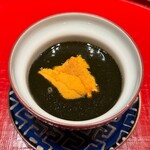 照寿司 - 黒鮑茶碗蒸し赤雲丹のせ