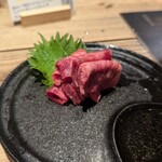 焼肉ホルモン 風土. - 本日の肉刺し（牛タン）