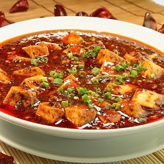 《Popular item》Chin Mabo tofu and hoiko ro prepared by the chef