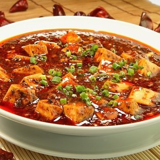 《人気の逸品》シェフが腕を振るう陳マーボー豆腐＆ホイコーロー