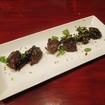 タンドールバル カマルプール - ('14/09）砂肝のコンフィ（480円？）粒コリアンダーがナイスなアクセンｔになっています。砂肝は柔らかいです。