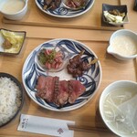 牛たん けやき 三郷店 - 