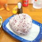 ふる里うどん  - おにぎり 100円
      まだ、ホカホカなのが温かみあって♡