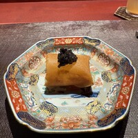 Ji-Cube - 2皿目
                    ヤングコーンの春巻き、キャビア